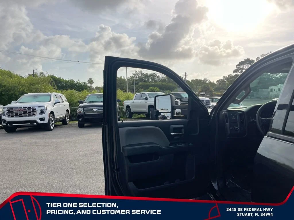 Used 2016 IRIDIUM METALLIC GMC 4WD Double Cab 144.2" image 11