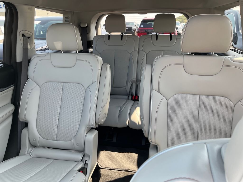 Used 2022 Red Jeep Overland image 13