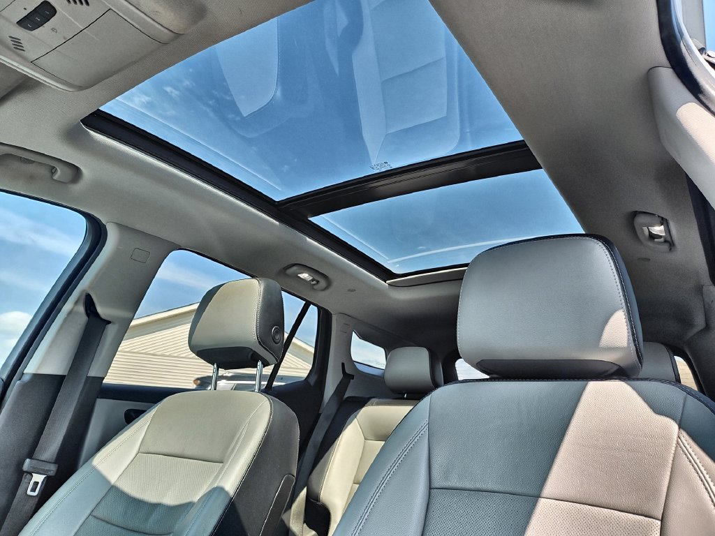Used 2022 Silver GMC SLT image 22