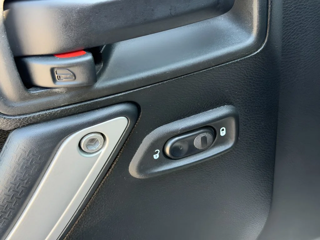 Used 2018 Bright White Clearcoat Jeep Sahara image 21