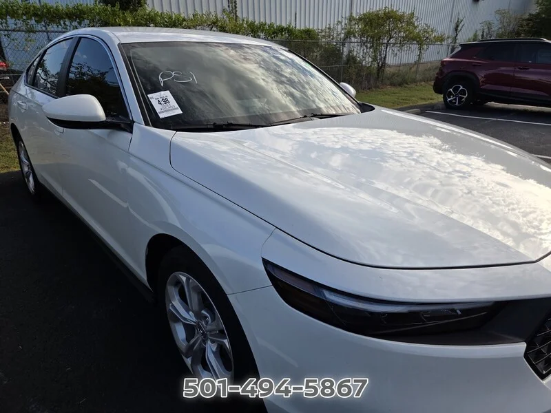 Used 2024 Platinum White Pearl Honda LX image 9