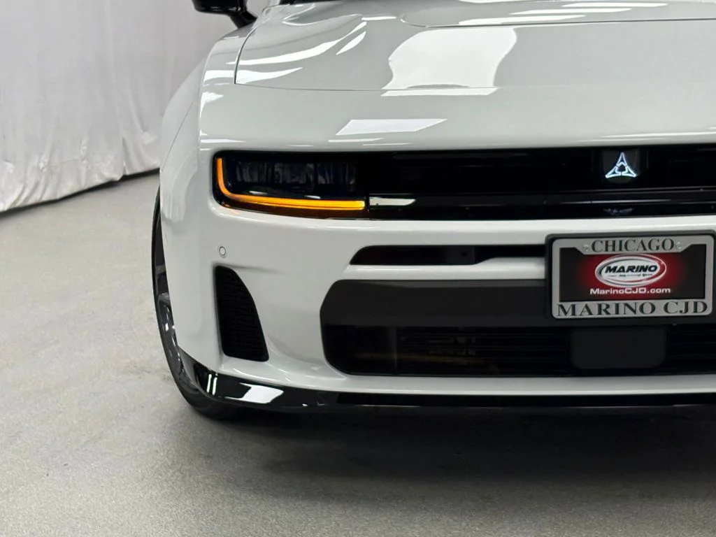 New 2026 White Knuckle Exterior Paint Dodge R/T Scat Pack image 6
