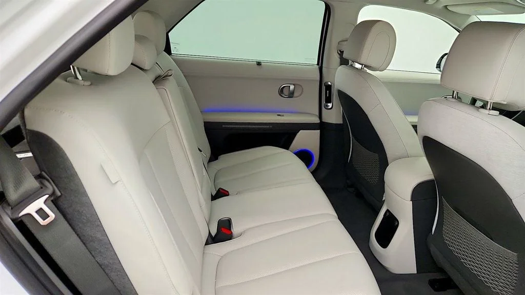 Used 2024 Atlas White Hyundai Limited AWD image 21
