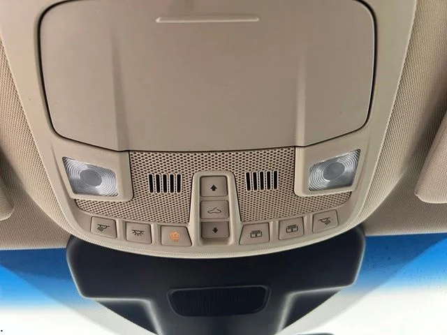 Used 2019 Brown Lincoln Select image 26