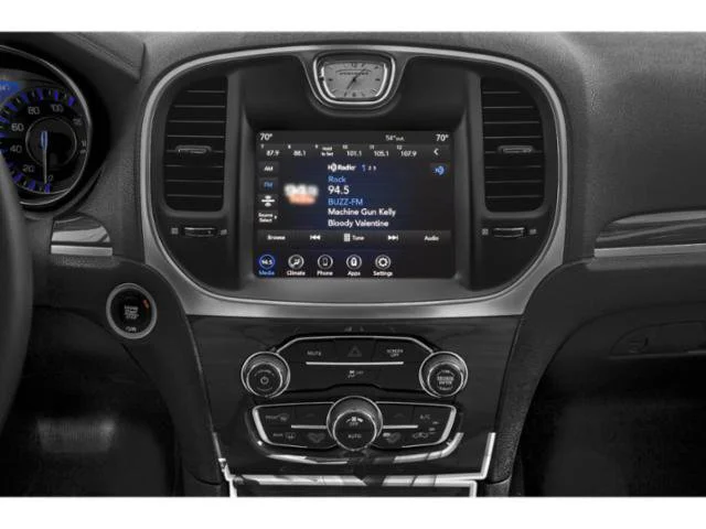 2022 Chrysler 300 Touring - Photo 20