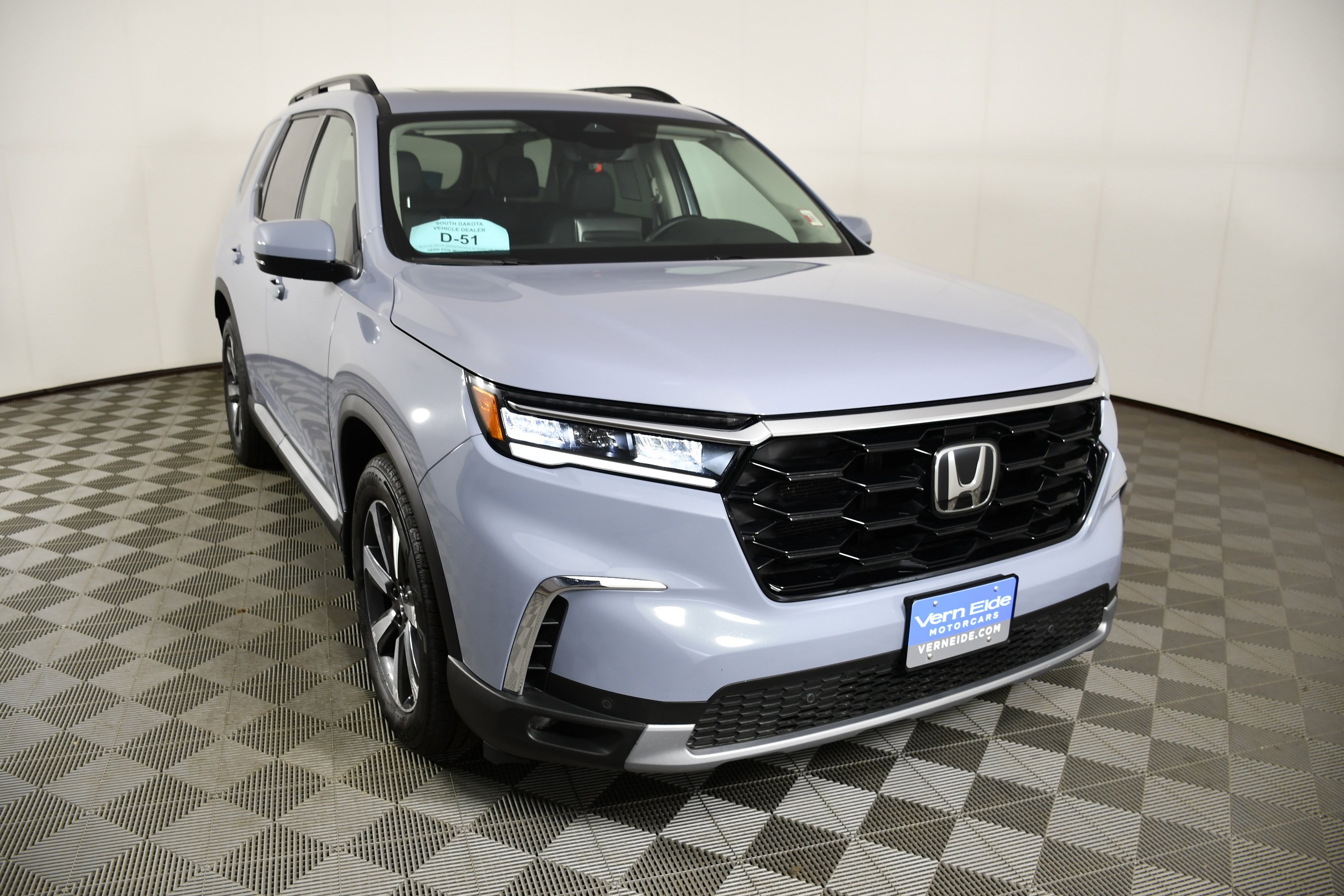 Certified Used 2025 Sonic Gray Pearl Honda AWD TRG image 3