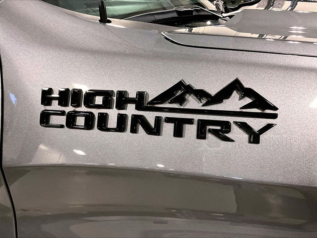 Used 2022 Gray Chevrolet High Country image 29