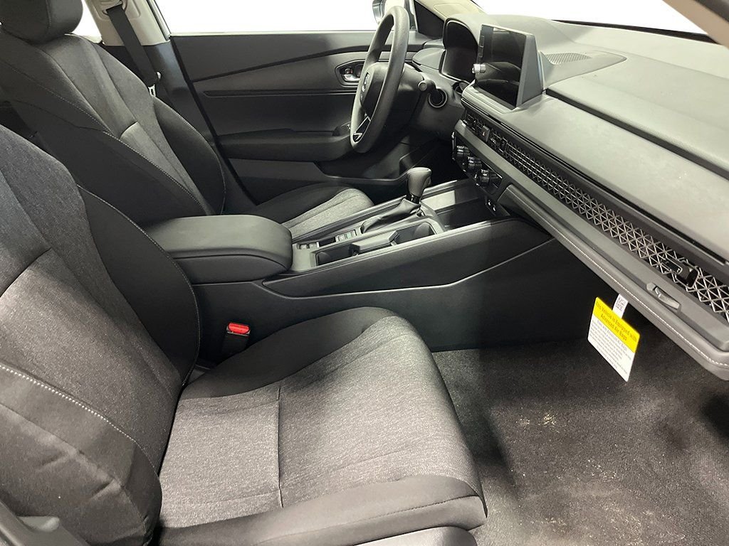 New 2026 Platinum White Pearl Honda LX image 23