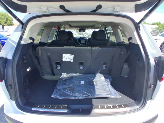 New 2026 CRYSTAL WHITE PEARL Subaru Limited 7-Passenger image 25
