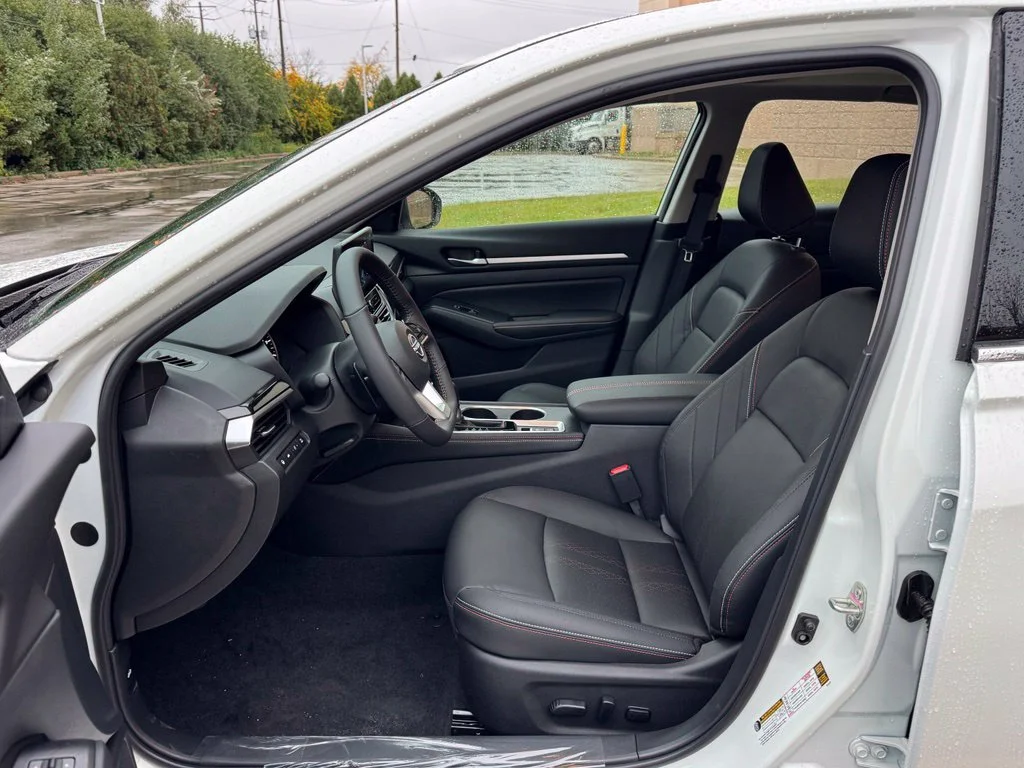 New 2026 Pearl White Tricoat Nissan 2.5 SR image 9