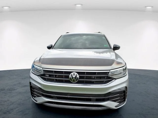 Used 2022 Silver Volkswagen 2.0T SE R-Line Black image 6