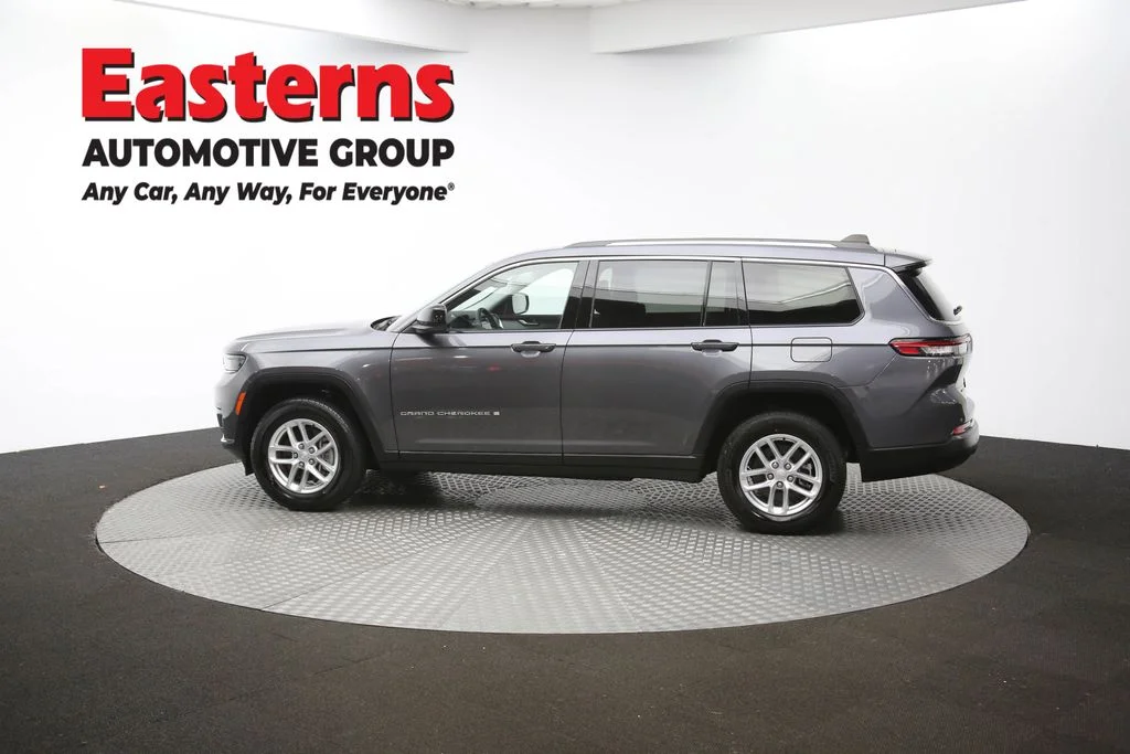 Used 2023 Gray Jeep Laredo image 63