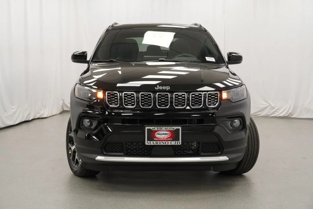 New 2026 Diamond Black Crystal Pearl-Coat Exterior Paint Jeep Limited image 7