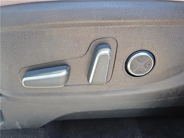 Used 2024 Hyper White Hyundai SEL Front-Wheel Drive image 14