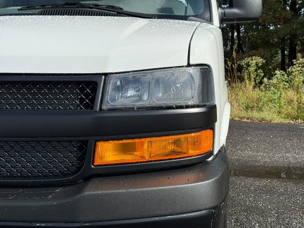 2025 Chevrolet Express Cargo Work Van - Photo 15