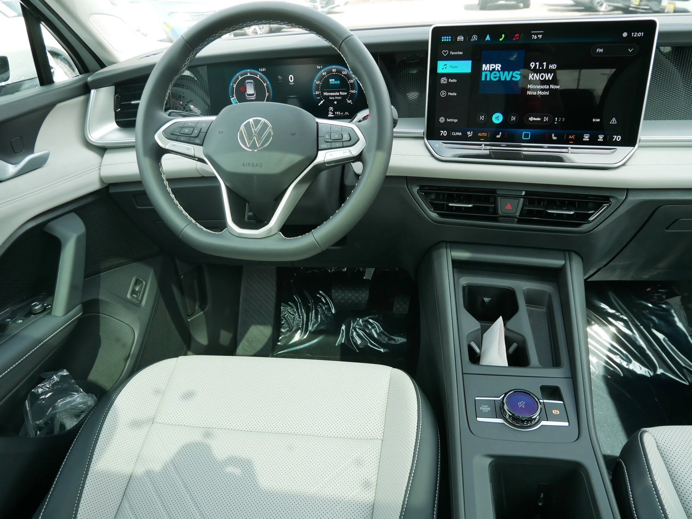 New 2026 Deep Black Pearl Volkswagen SE image 8