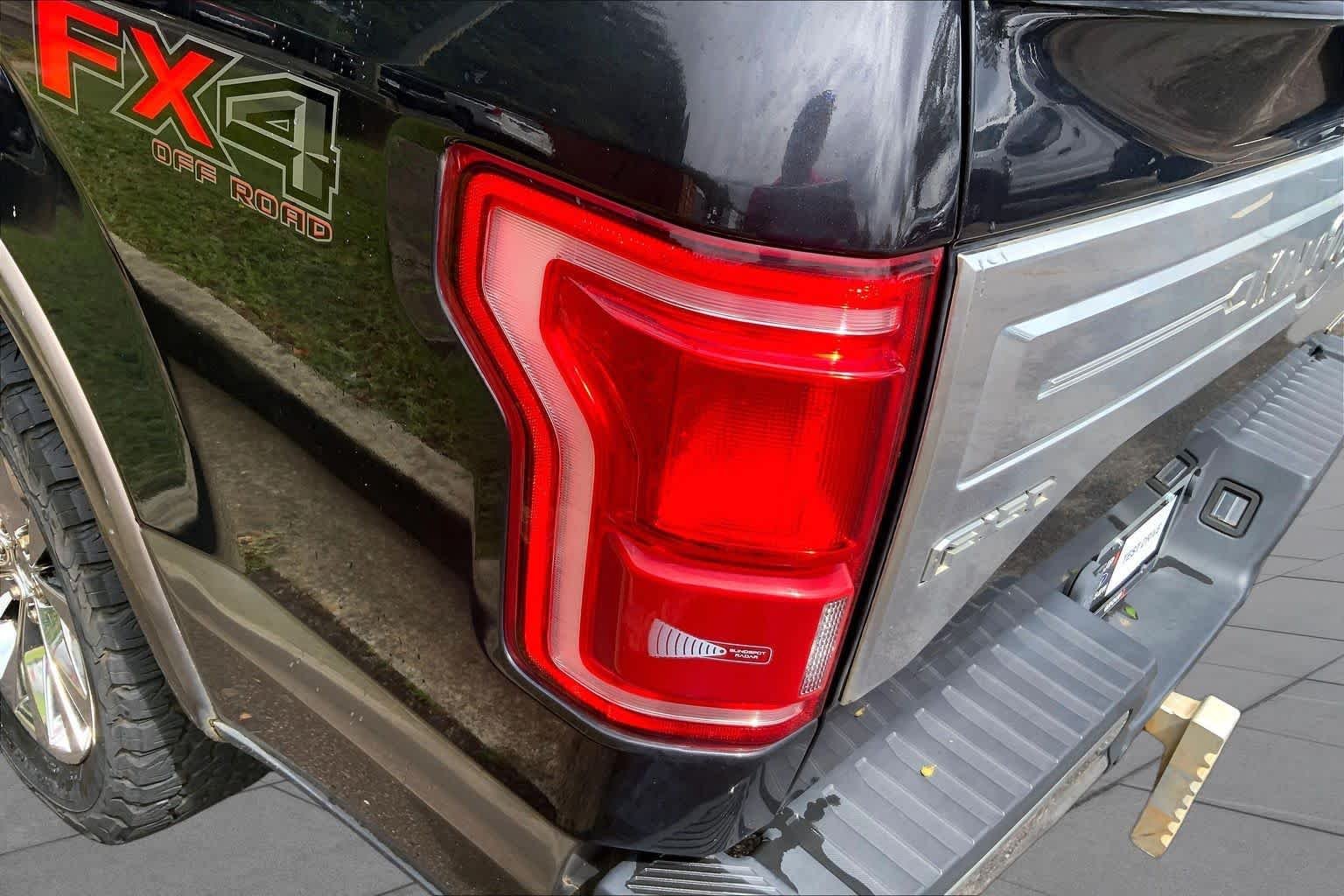 Used 2015 Tuxedo Black Metallic/Caribou Metallic Ford King Ranch image 28