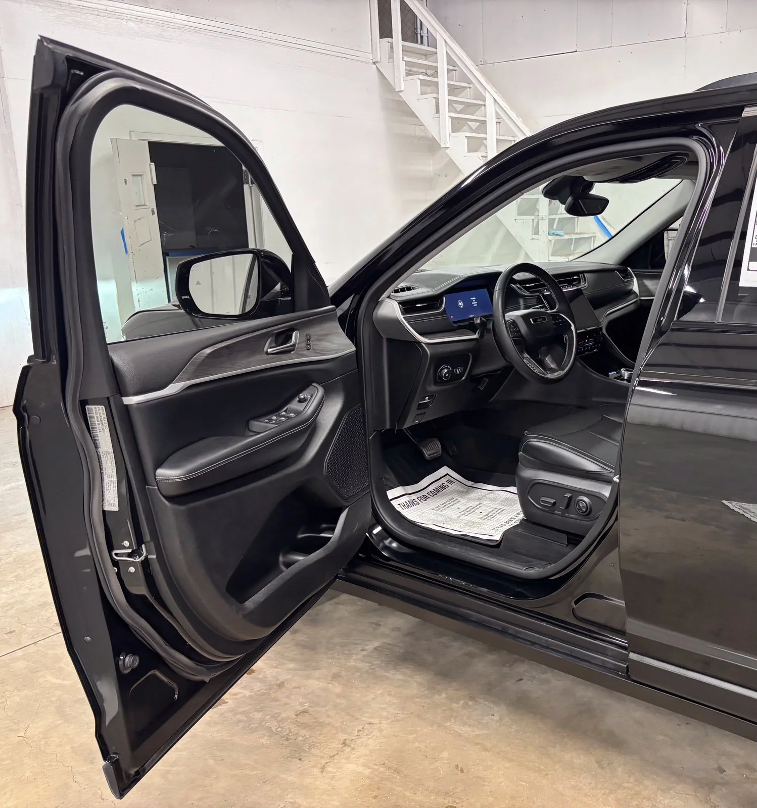 Used 2023 Black Jeep Limited image 21