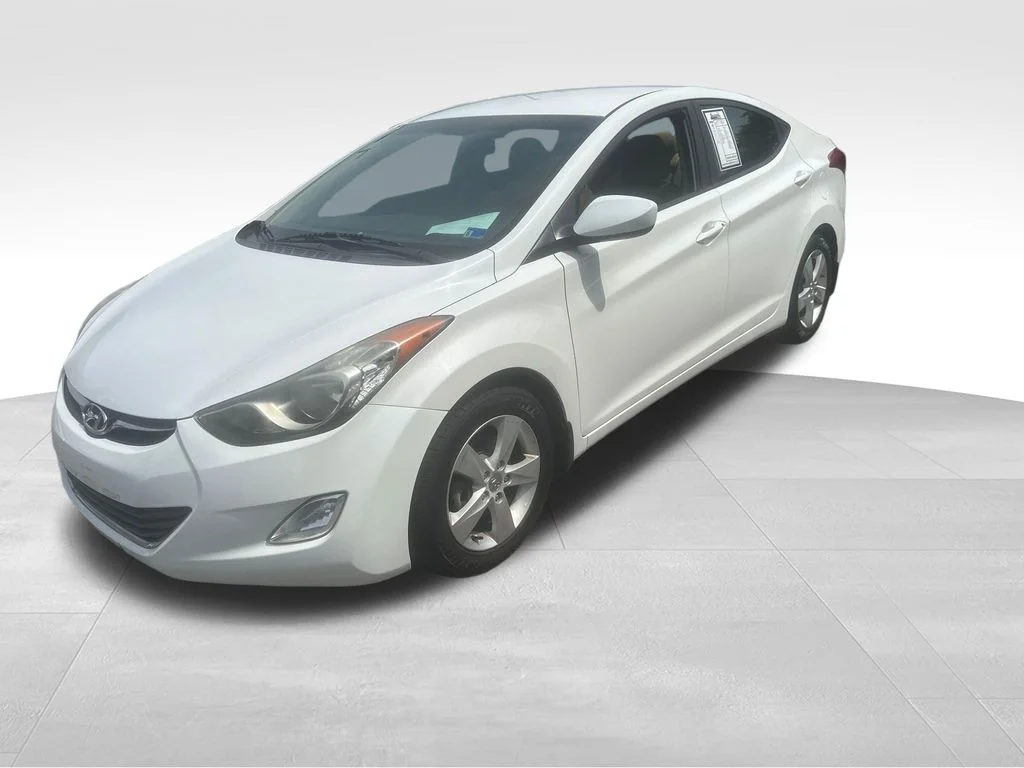 Used 2013 White Hyundai GLS image 2