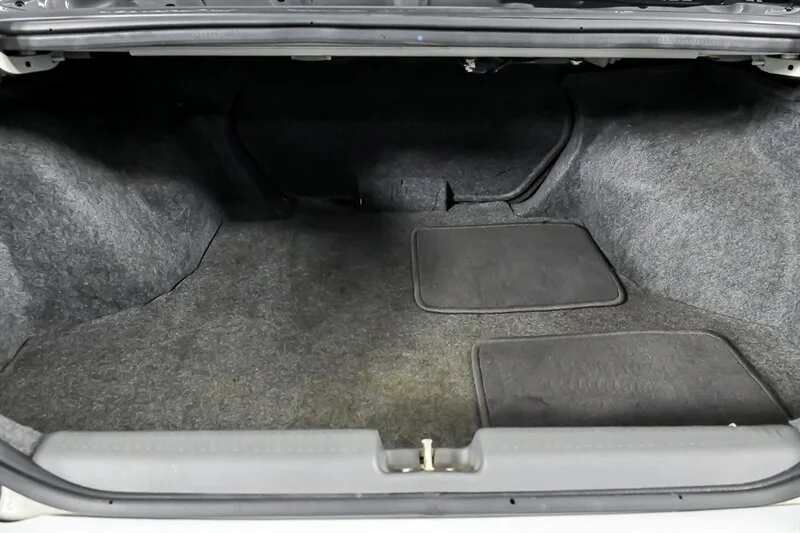 Used 2003 Weightless White Mitsubishi  image 15