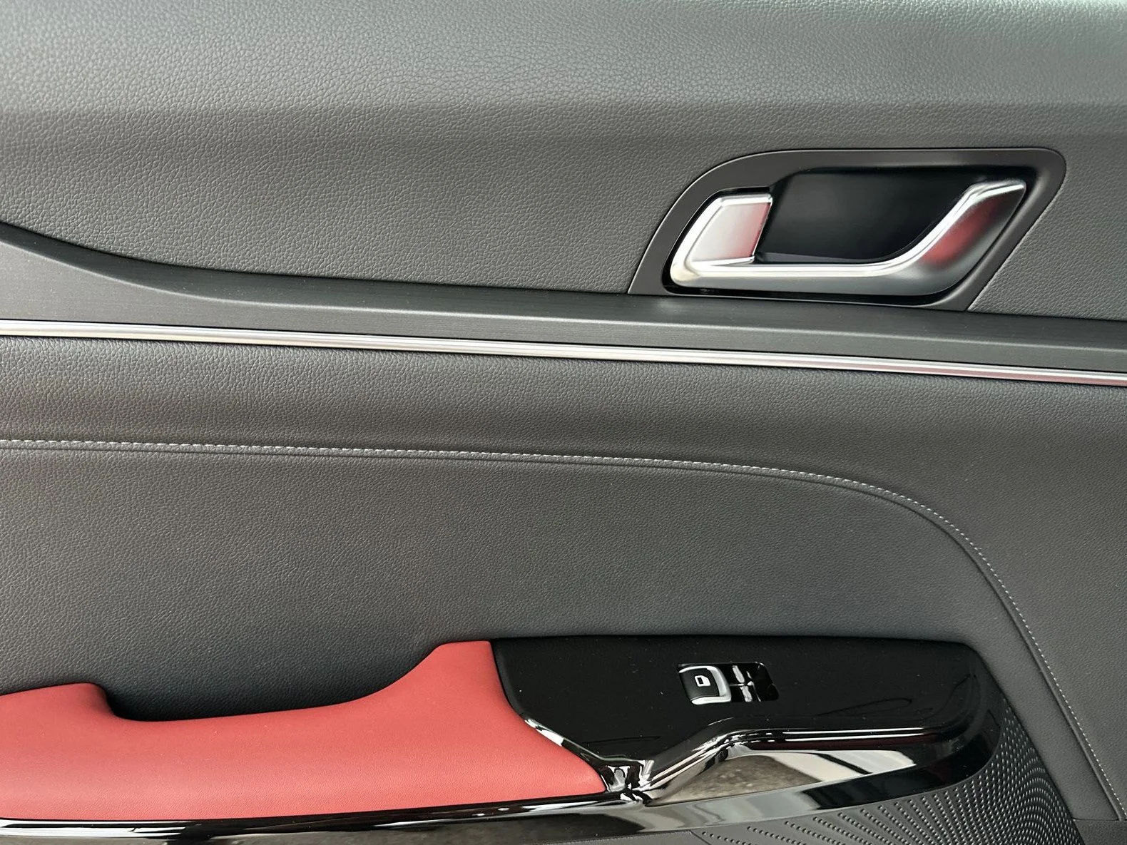 New 2026 Snow White Pearl Kia GT-Line FWD image 34