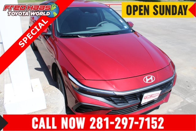 2025 Hyundai Elantra SE