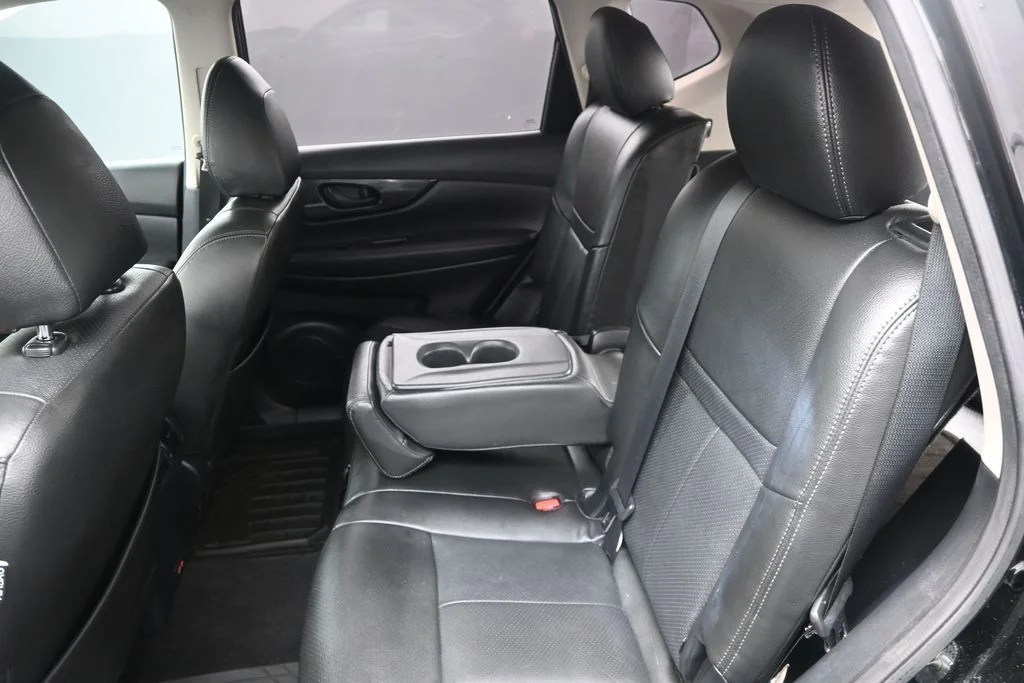 Used 2020 Black Nissan S image 17