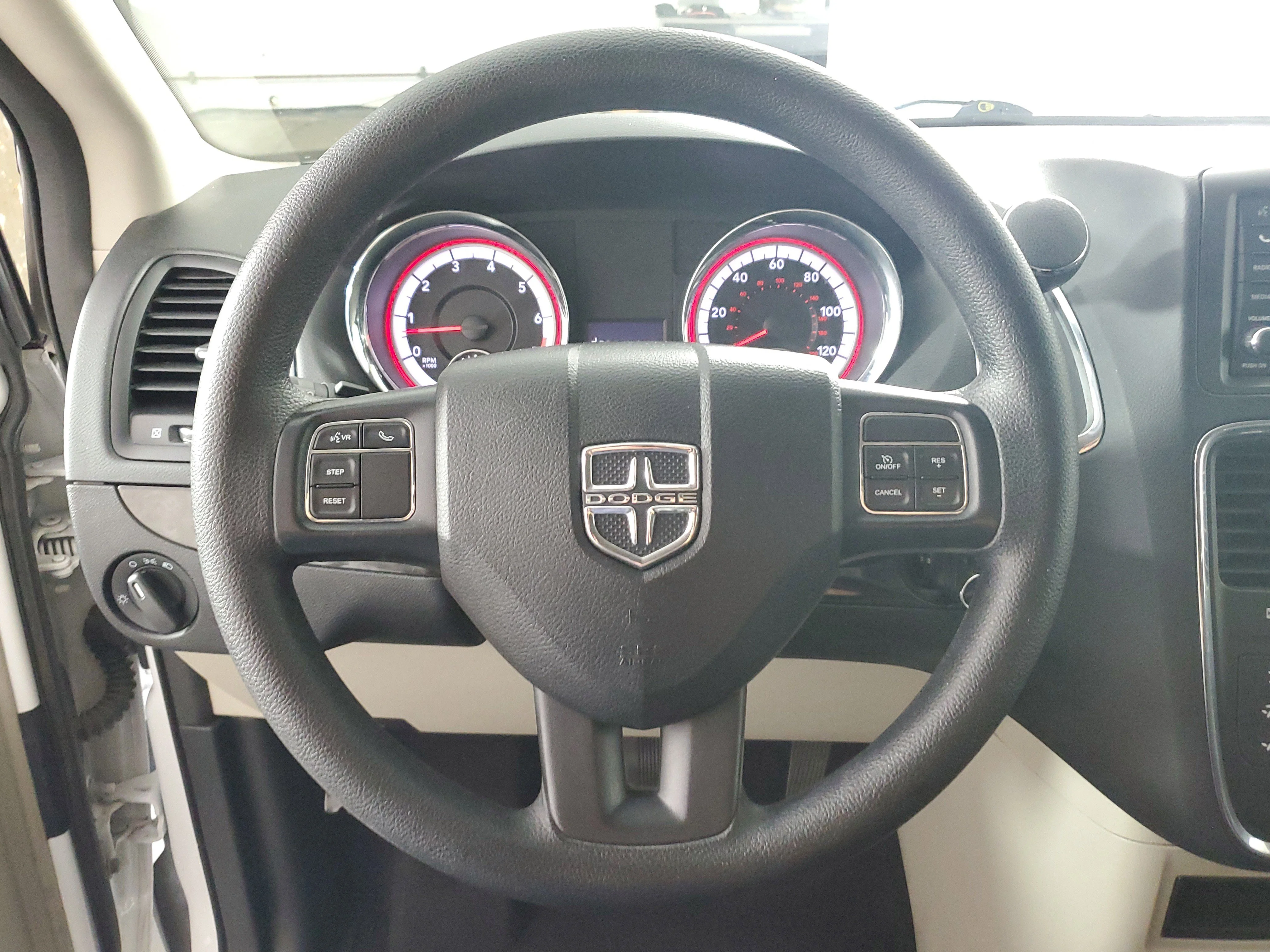 Used 2018 White Knuckle Clearcoat Dodge SE image 20