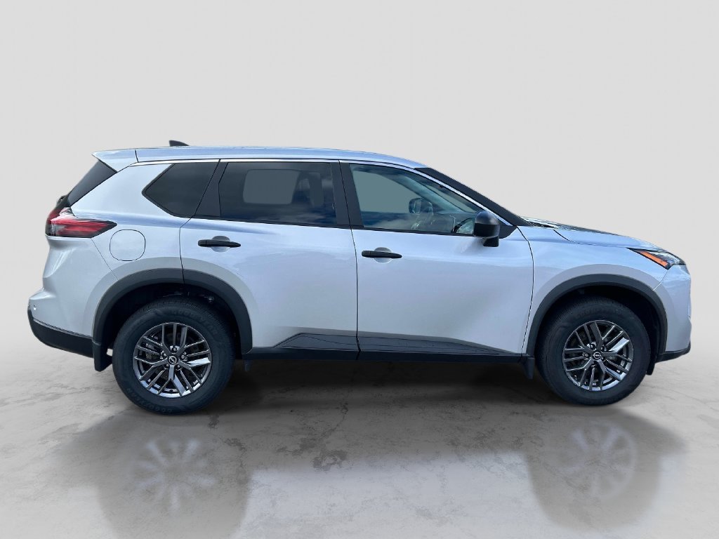 Used 2024 Silver Nissan S image 6