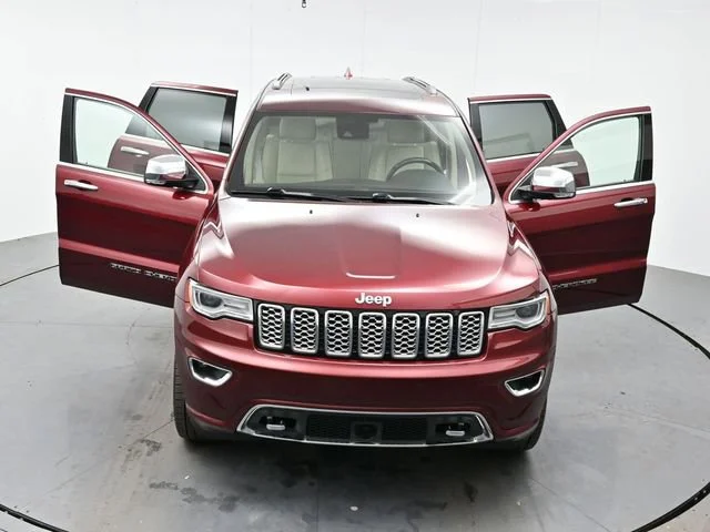 Used 2018 Velvet Red Pearlc Jeep Overland image 44