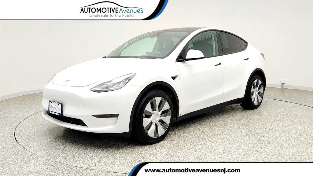 2023 Tesla Model Y's photo