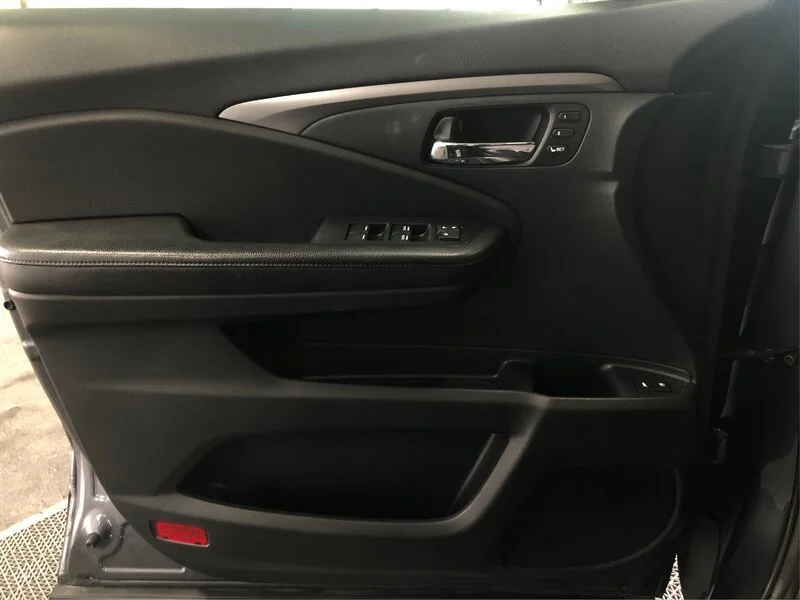 Used 2019 Modern Steel Metallic Honda EX-L image 17