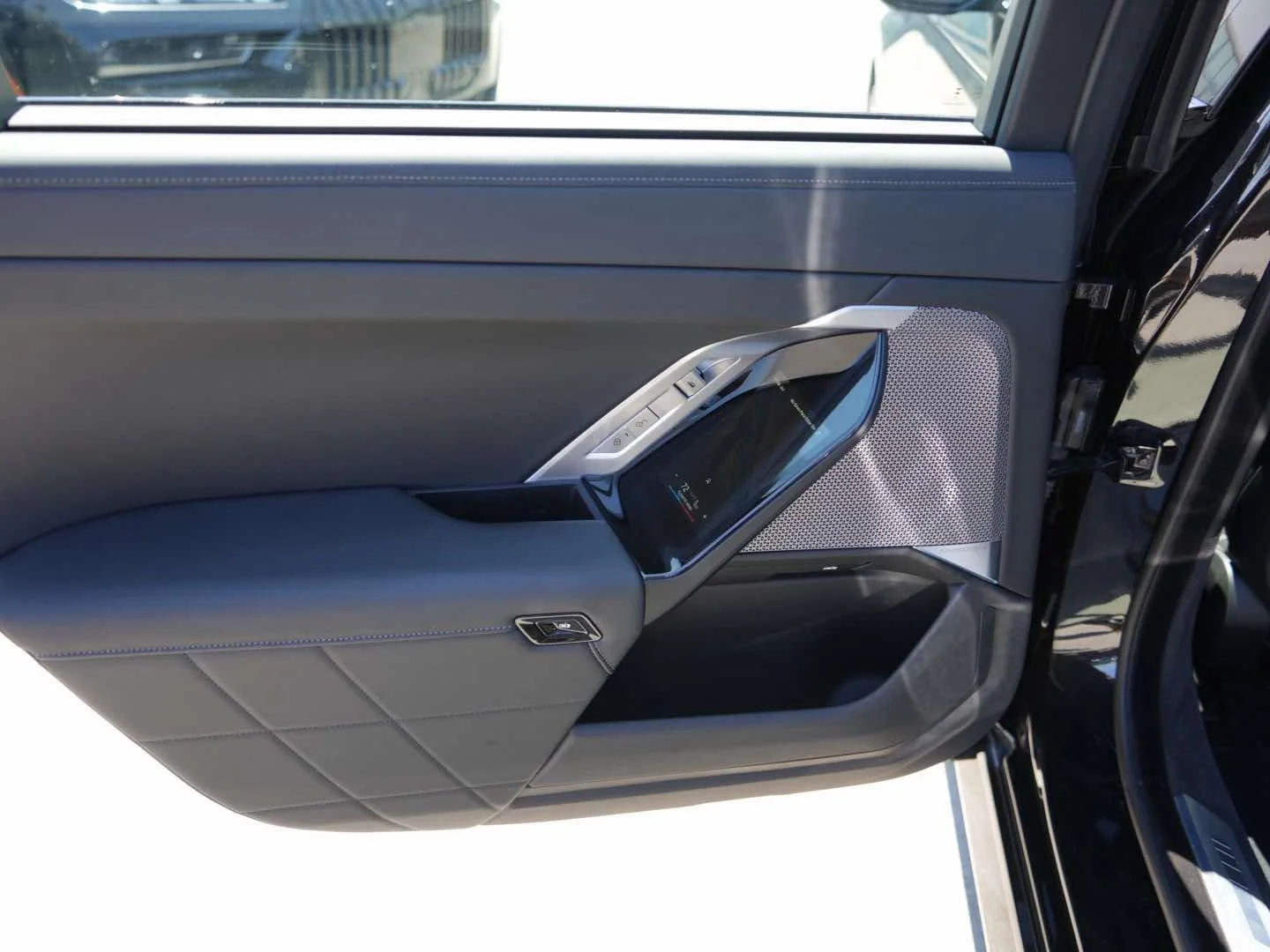 Used 2026 Black Sapphire Metallic BMW 740i Sedan image 9