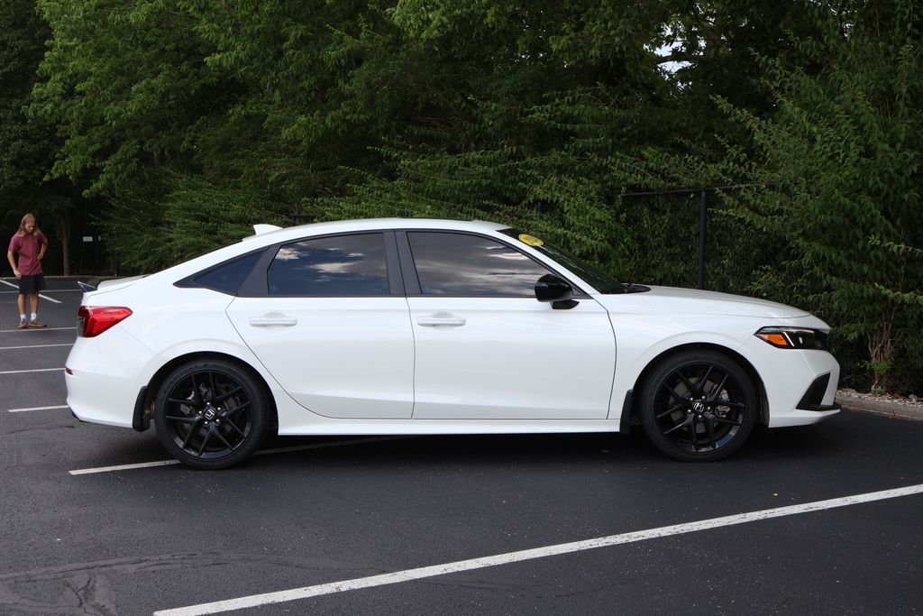 Used 2024 White Honda Base image 9