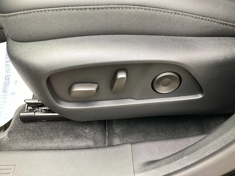 2027 Chevrolet Equinox LT - Photo 24