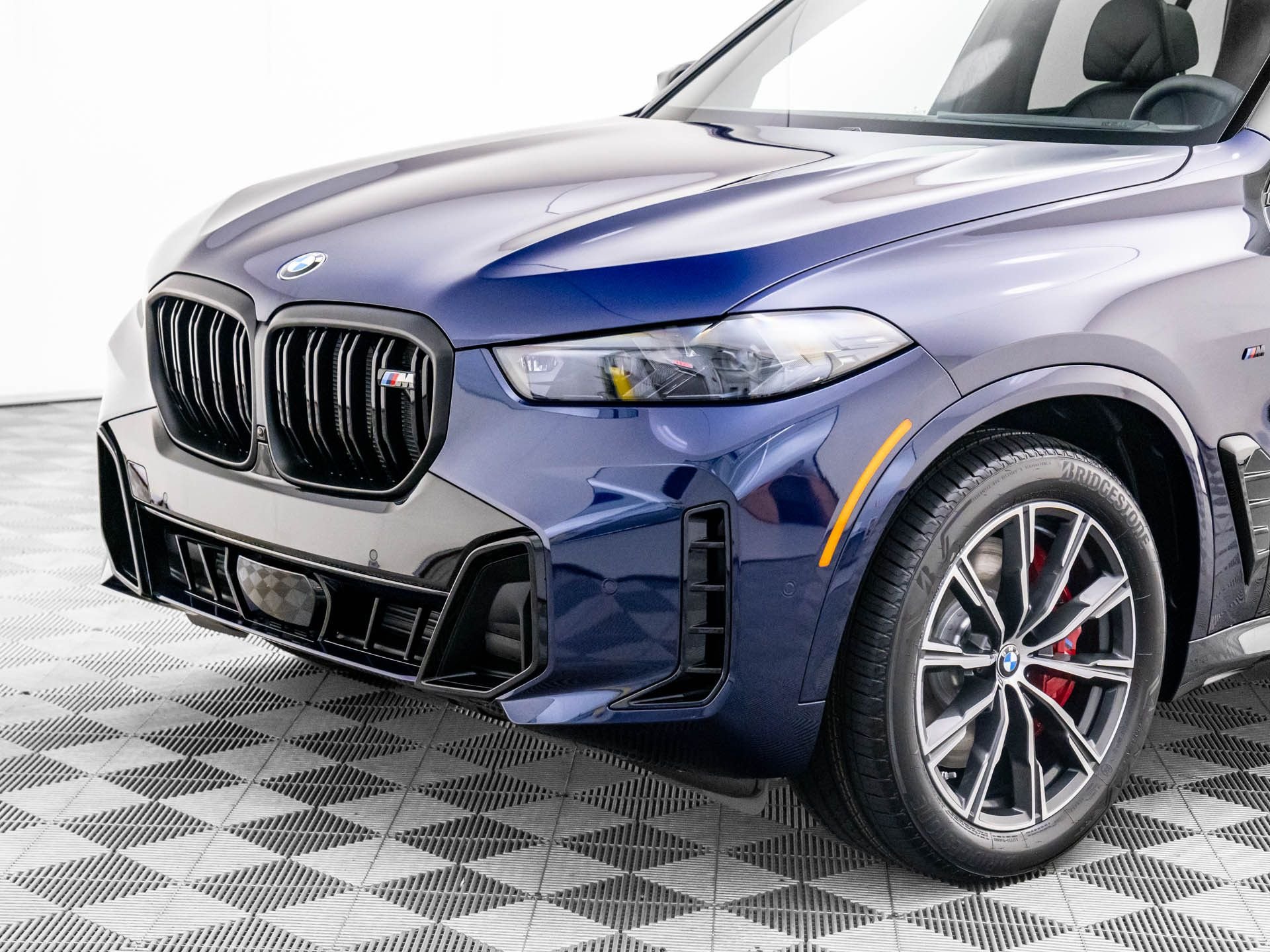 Used 2026 Tanzanite Blue II Metallic BMW M60i image 36