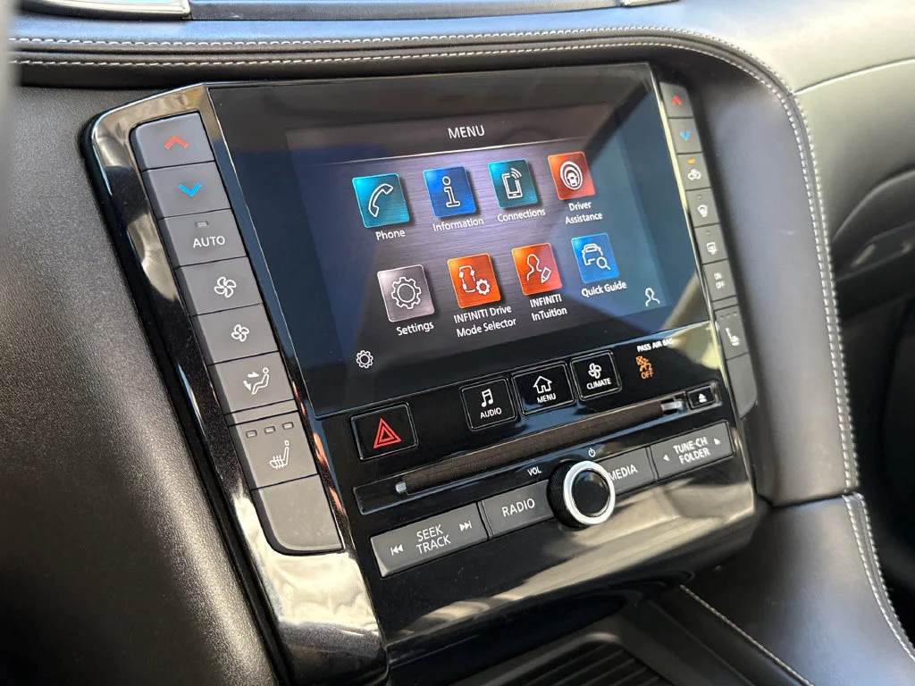 Used 2020 Black Obsidian INFINITI LUXE image 25