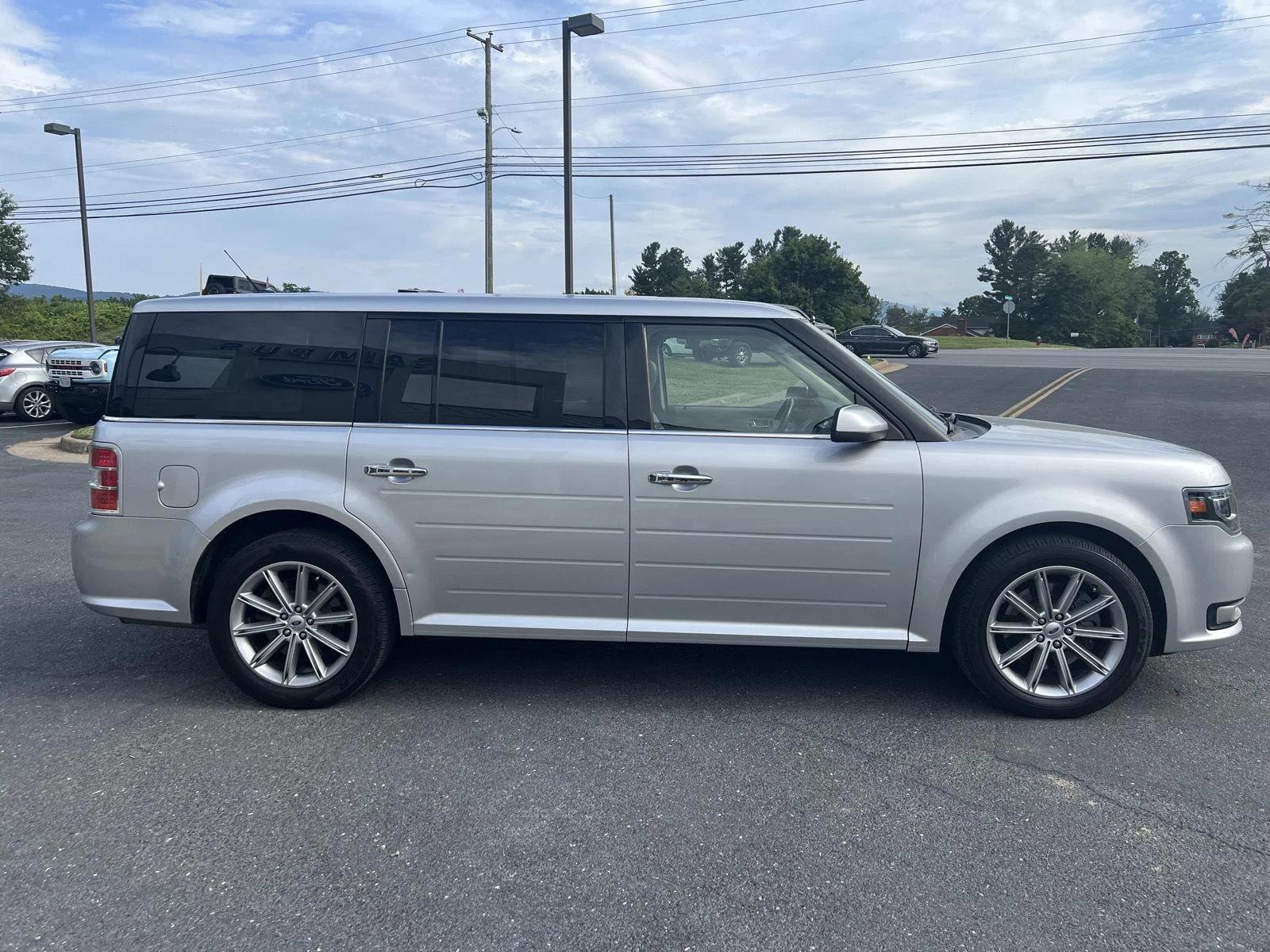 Used 2019 Ingot Silver Ford Limited image 5