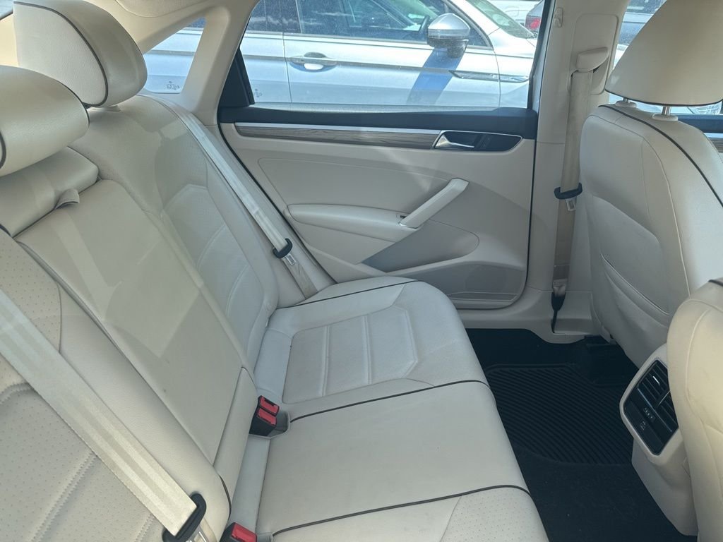 Used 2017 White Volkswagen 1.8T SE image 6