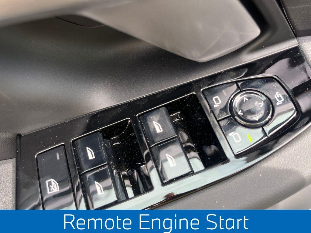 New 2026 Oxide Grey Metallic BMW 530i xDrive image 5