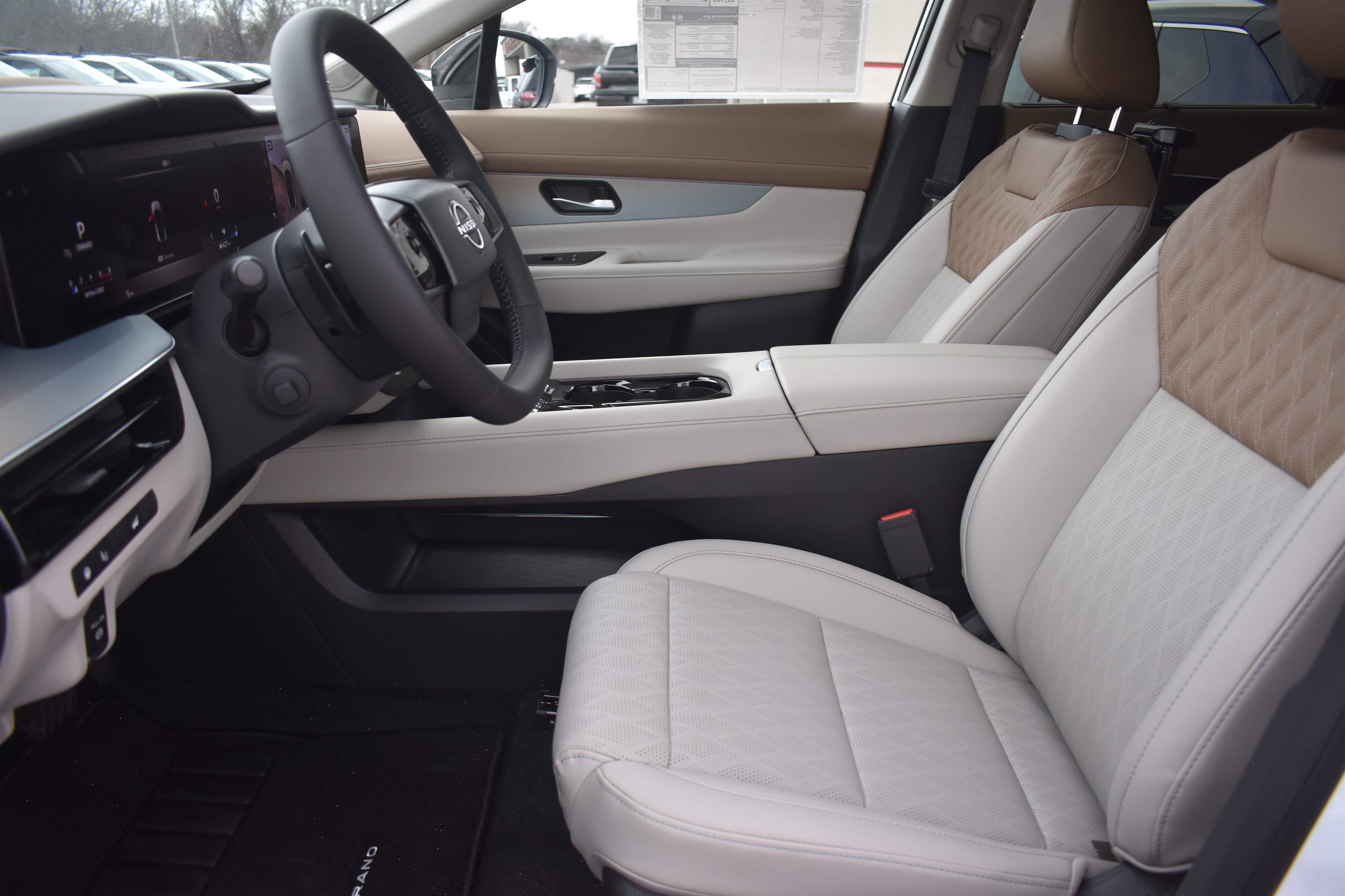 New 2026 Everest White Pearl TriCoat / Super Black Two-tone Nissan Platinum image 15
