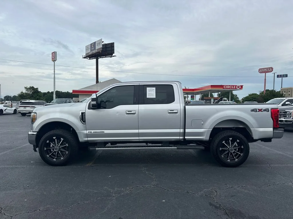Used 2018 Silver Ford Lariat image 4