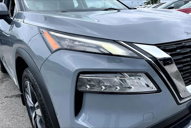 Used 2023 Gray Nissan SL image 29