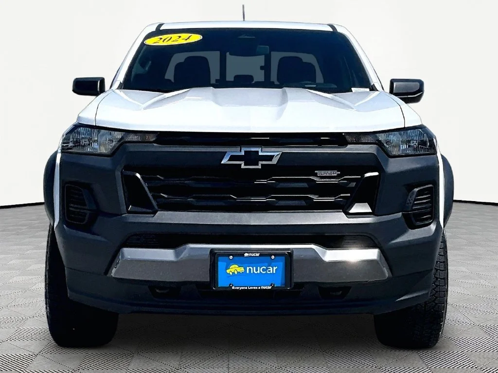 Used 2024 Summit White Chevrolet Trail Boss image 2