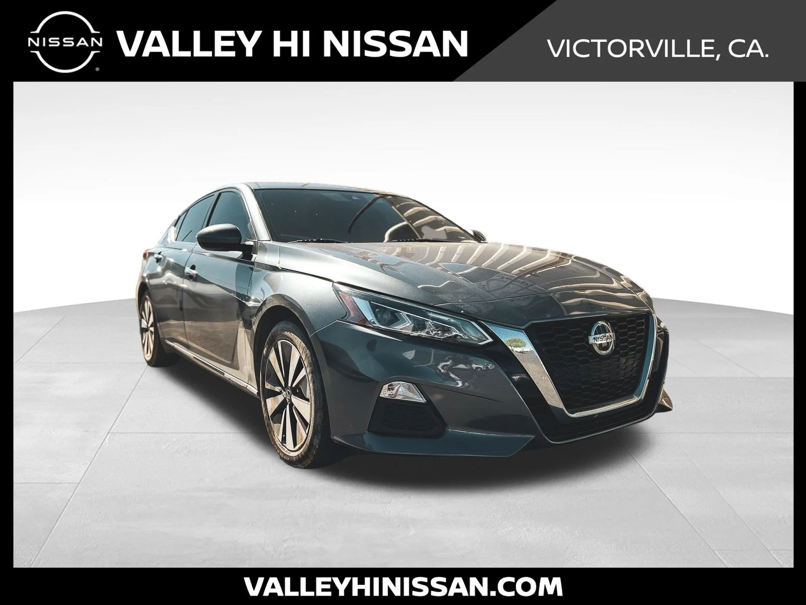 Used 2021 Gray Nissan 2.5 SV image 1