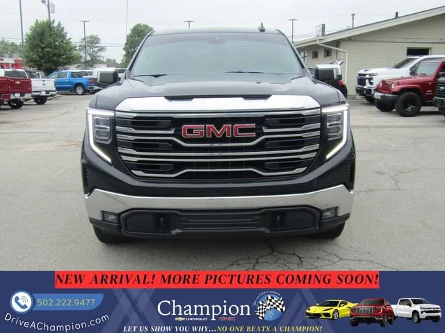 Used 2023 Onyx Black GMC SLT image 2
