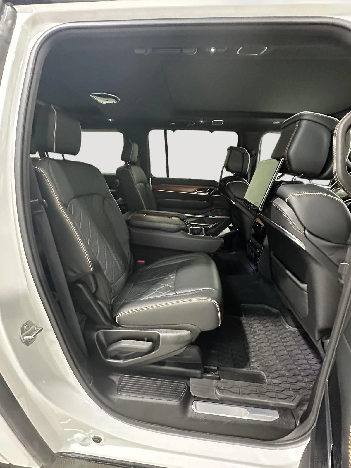 Used 2025 White Jeep Series III image 26
