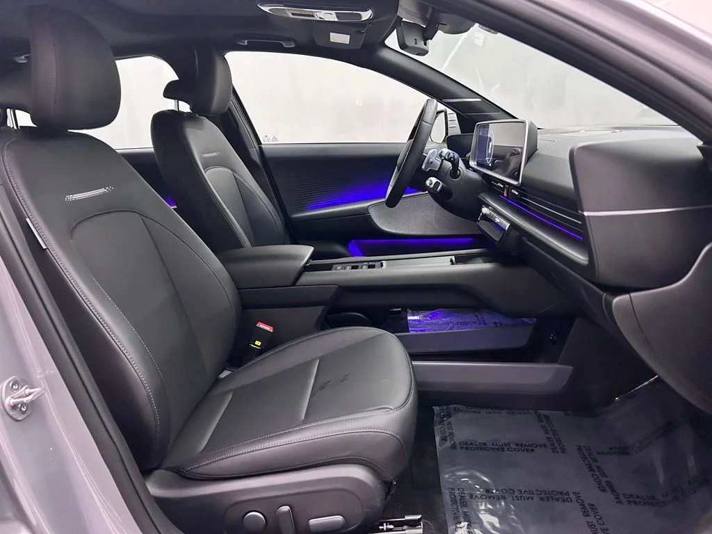 Used 2023 Silver Hyundai Limited image 18