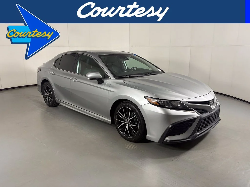 Used 2022 Silver Toyota SE image 1