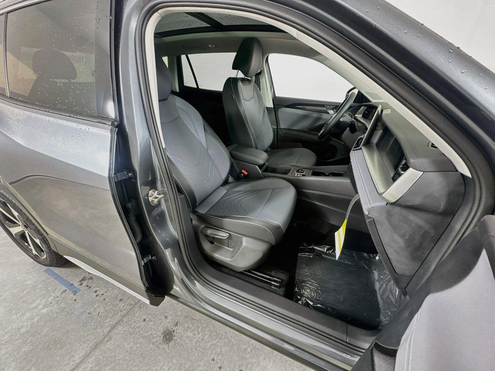 New 2026  Volkswagen SE image 27